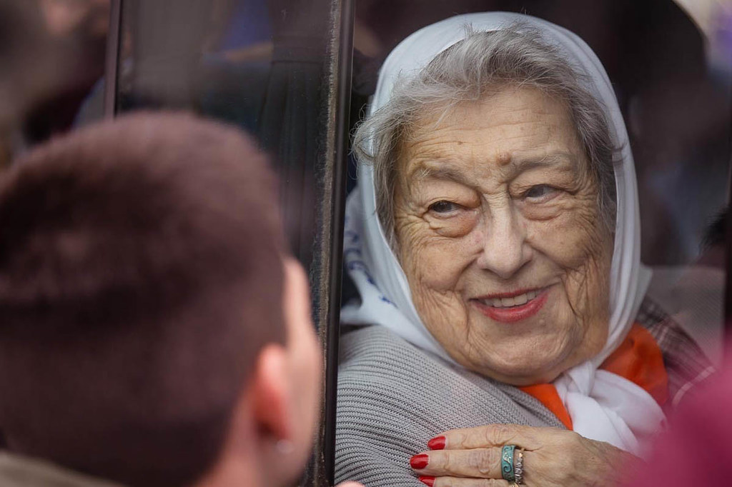 Estanislao Santos fotógrafo | Registro fotográfico: Ronda de Madres en Buenos Aires, Argentina