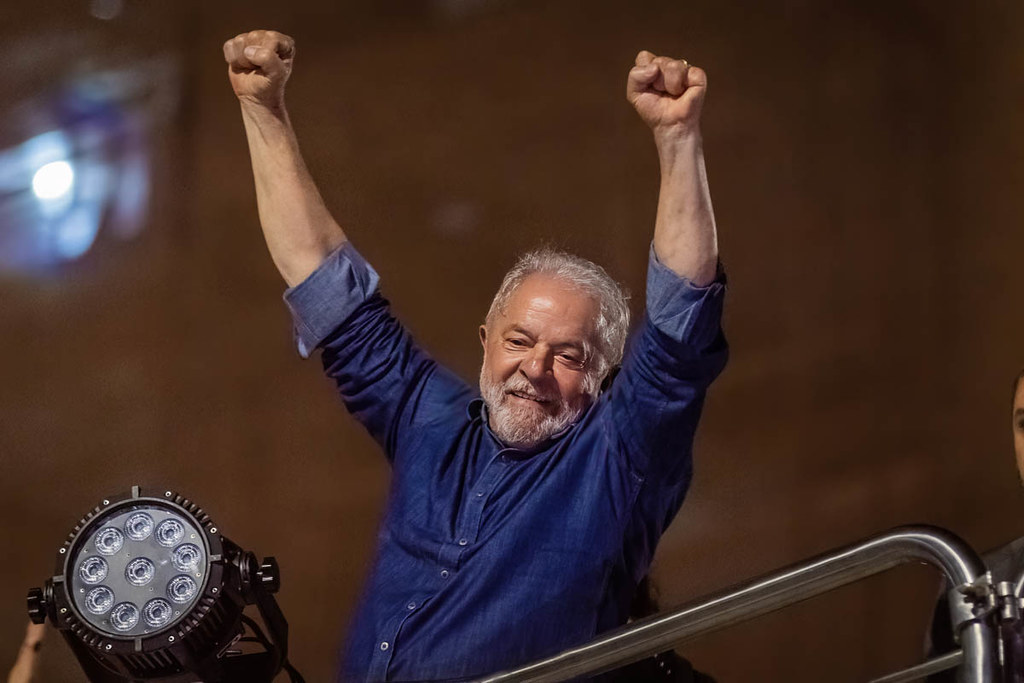 Estanislao Santos fotógrafo | Registro fotográfico: Lula frente a la multitud en Brasil